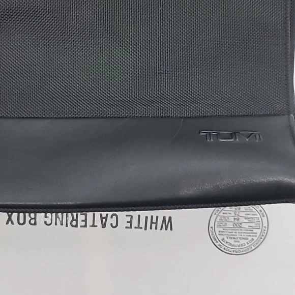 Tumi nylon 12x12 shoulder bag - Picture 13 of 15